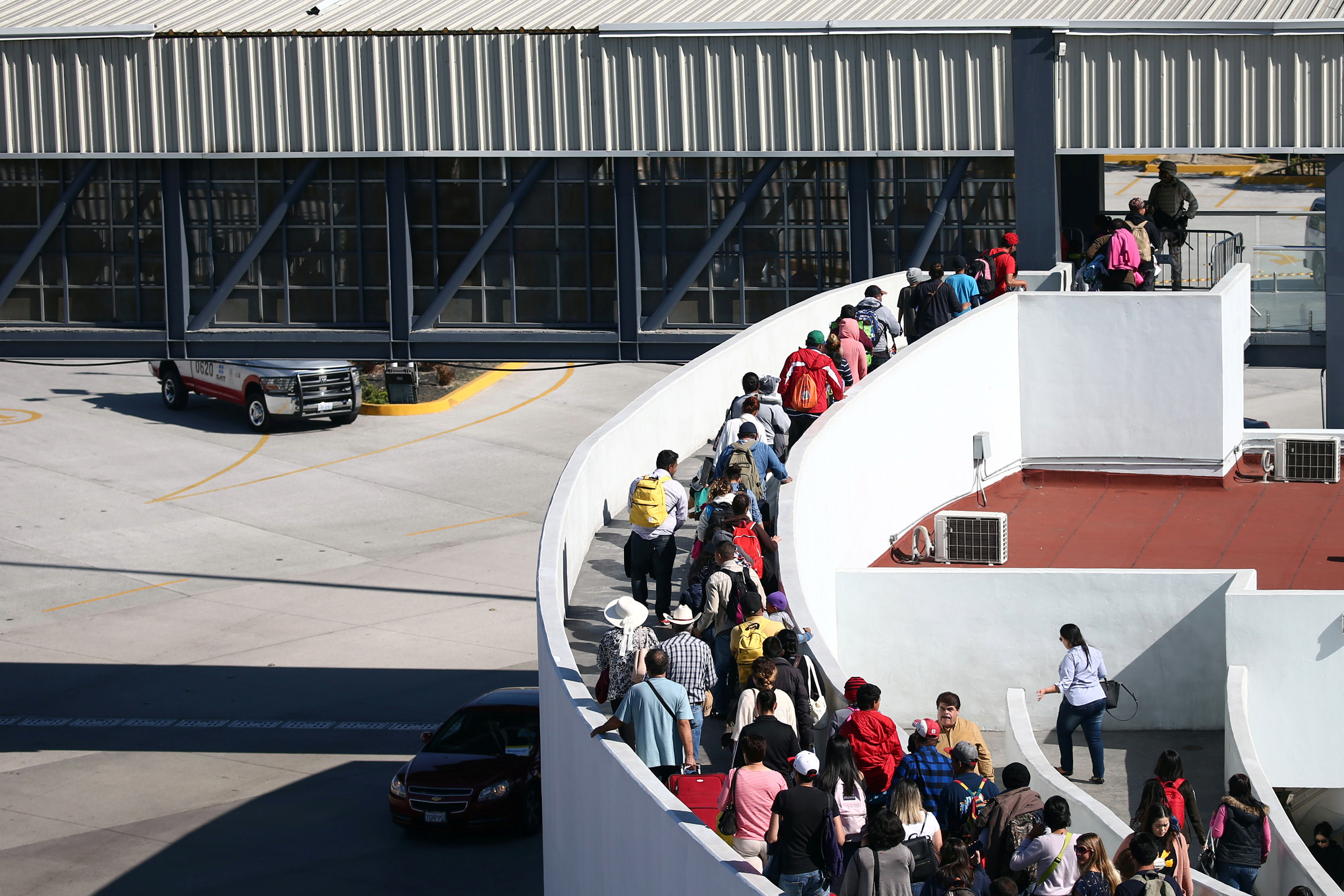 Migrants reaching border Migrants reaching border