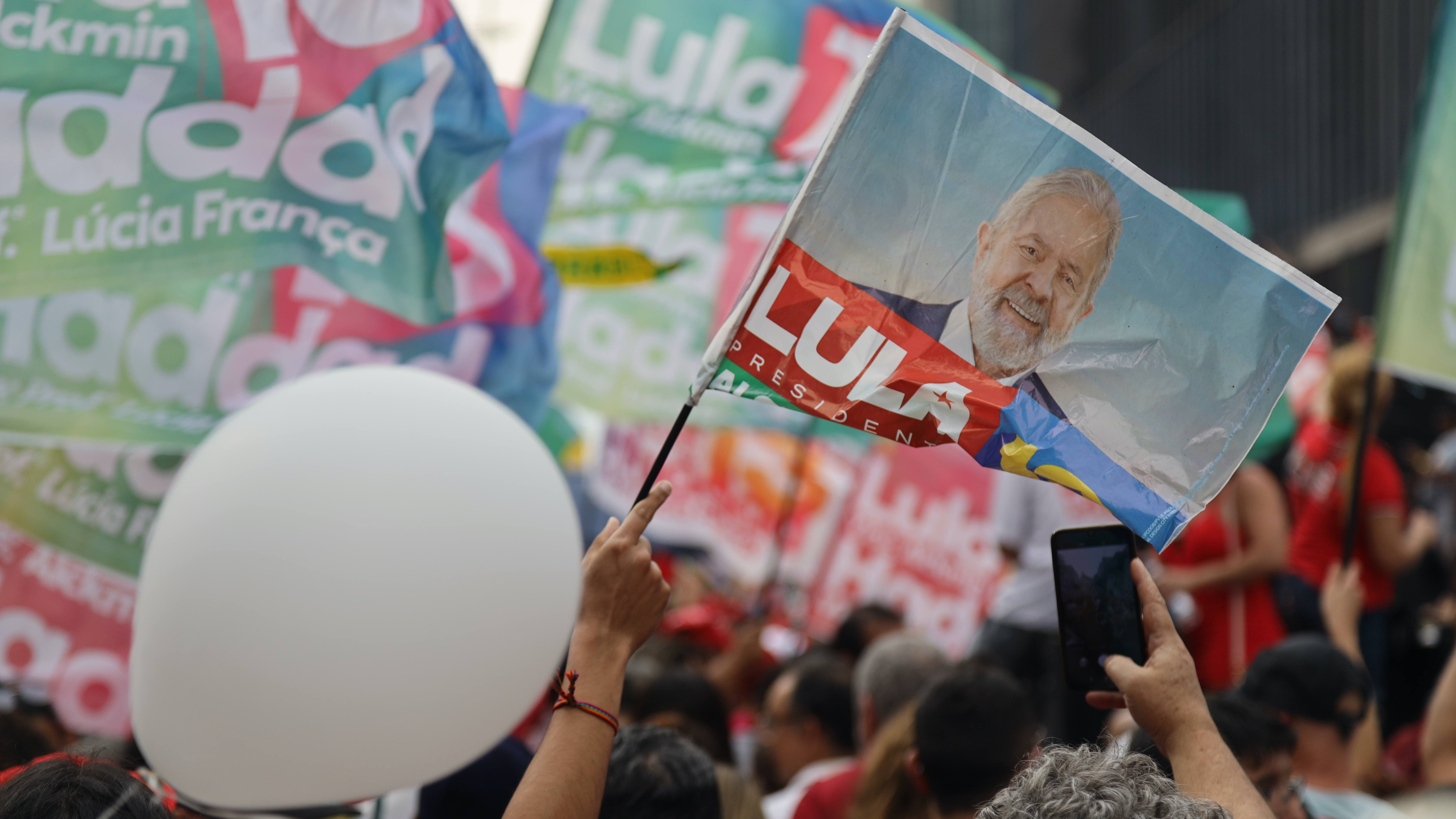 Bolsonaro pulls out all the stops to rally base on Brazil's