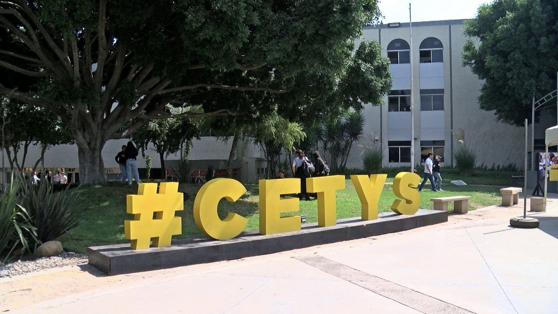 Hundreds of US students cross the border daily to attend college in