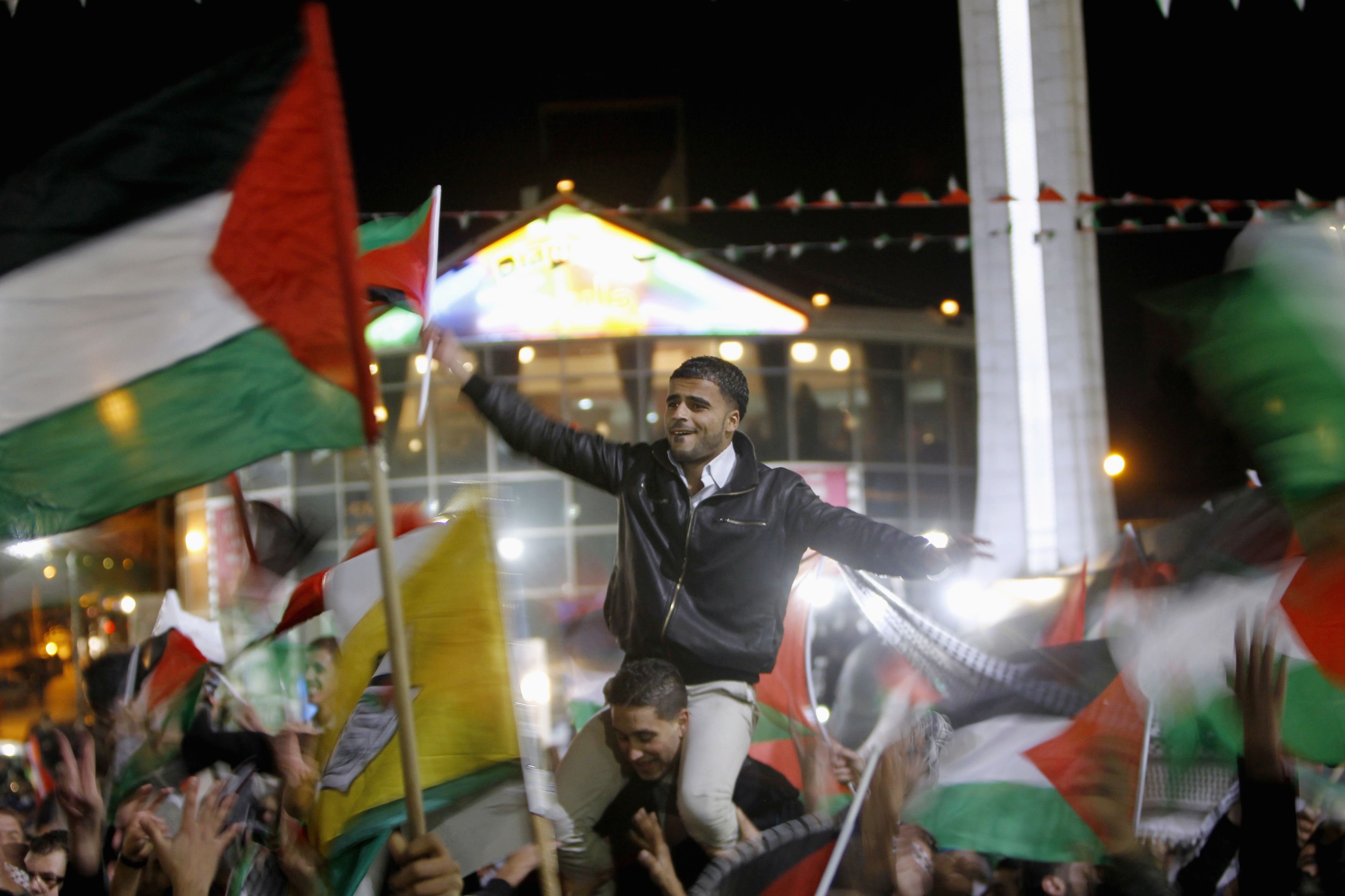 United Nations votes to accept Palestine as nonmember observer - The