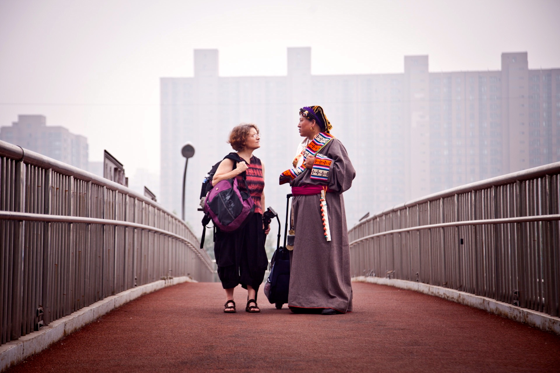 American radio journalist Jocelyn Ford and Tibetan migrant Zanta are the main characters in “Nowhere to Call Home.” American radio journalist Jocelyn Ford and Tibetan migrant Zanta are the main characters in “Nowhere to Call Home.”