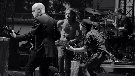 Scottish bass player Ben Ellis has performed with Iggy Pop for the past seven years with many concerts at festivals throughout Europe.