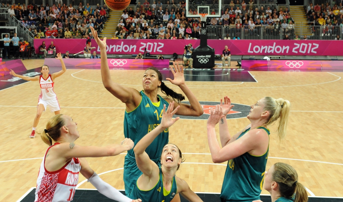 elizabeth cambage dunk