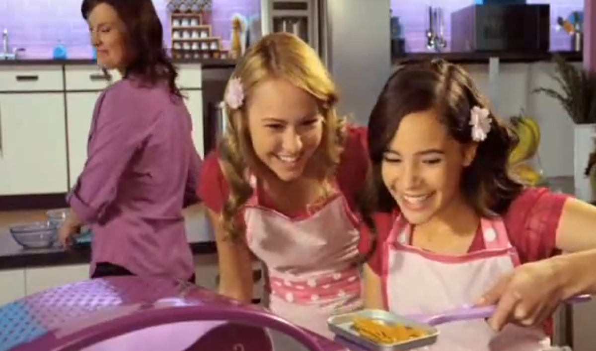 Top chefs join call for genderneutral EasyBake Oven The World from PRX