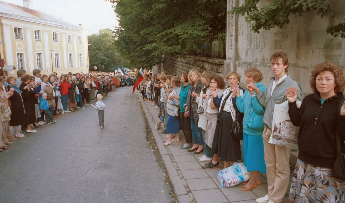Thousands of people make a human chain from Pikk Hermann in Tallinn, Estonia, to Gediminas' Tower in Vilnius, Lithuania, on Aug. 23 in 1989.