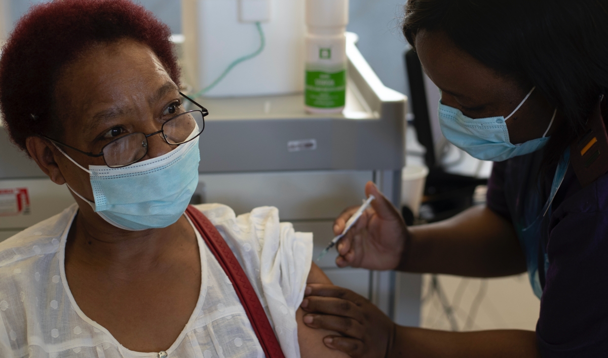 South Africa boosts continents vaccines with local manufacturing - Vimarsana News