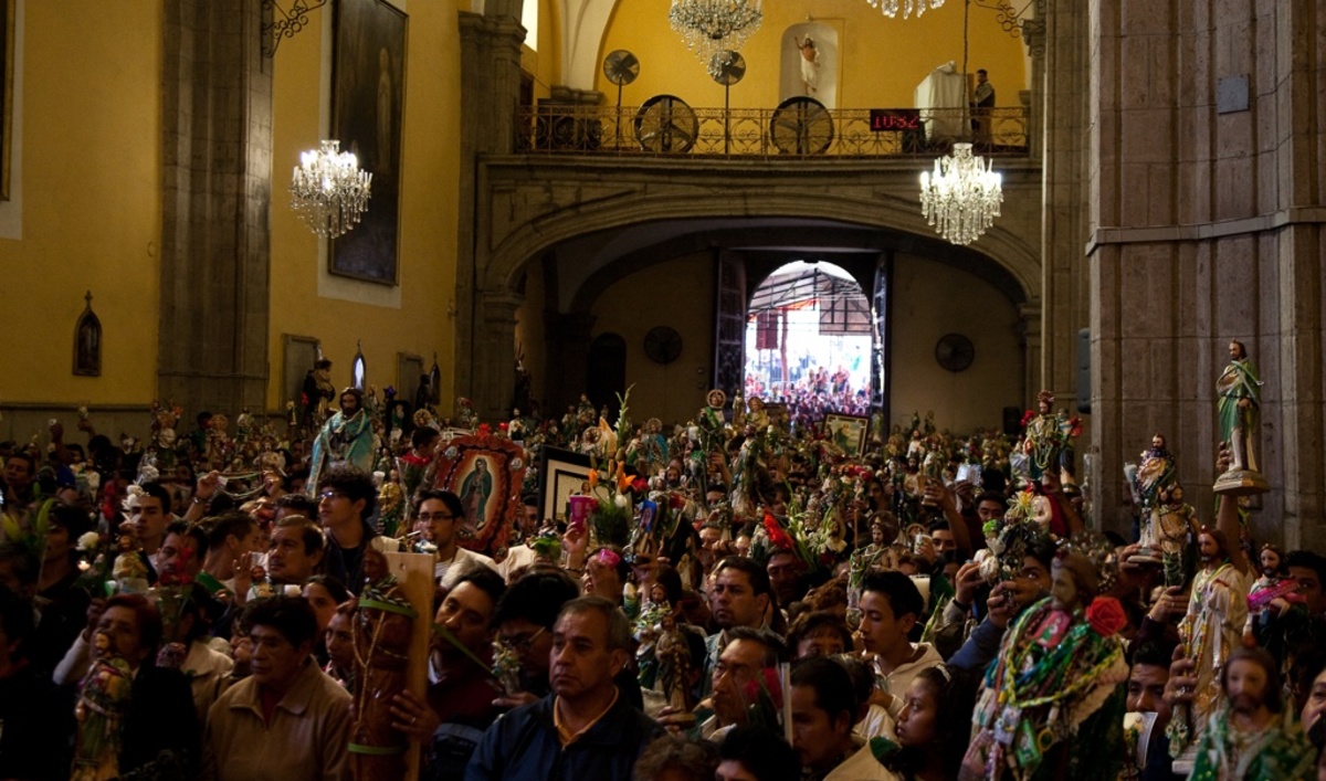 Mexico's San Judas packs churches with motley crowd | The World from PRX