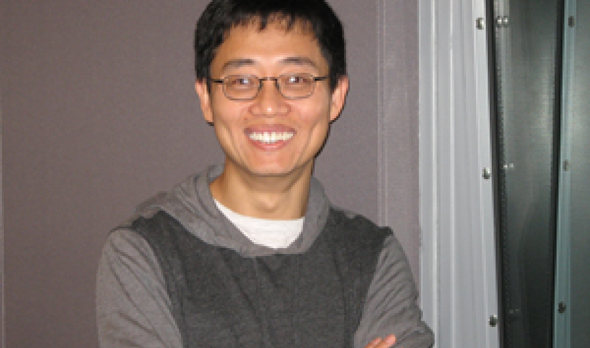 Chinese Comedian Joe Wong Jokes about Immigration & "Cultural Confusion