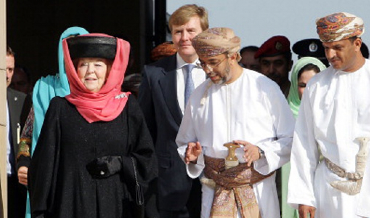 Dutch Queen Beatrix Sparks Controversy Over Headscarf ...