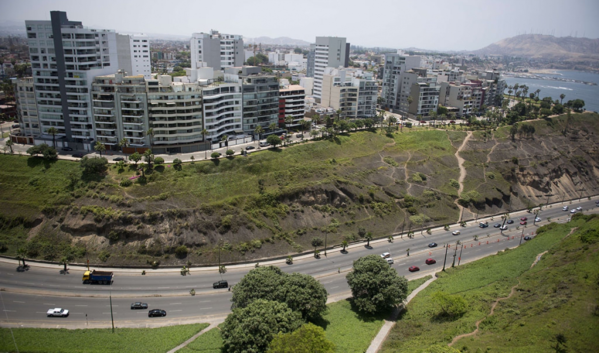 Conquistadors no more: Spaniards are flocking to Latin America because they need jobs
