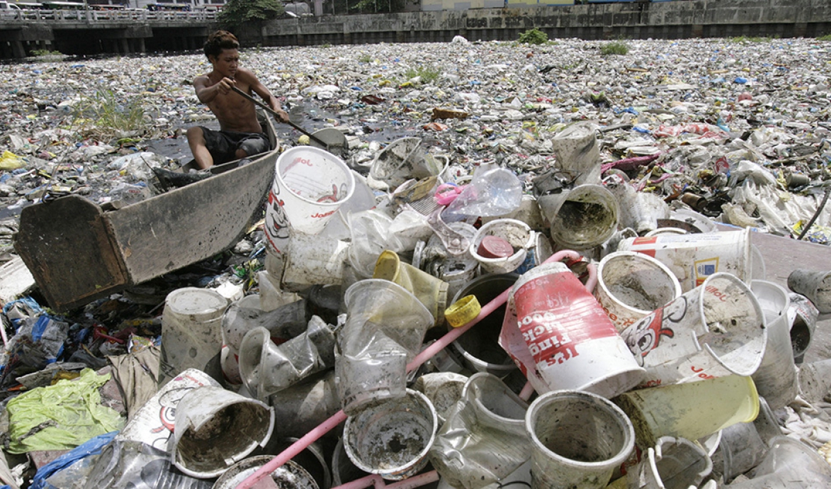 https://media.pri.org/s3fs-public/styles/open_graph/public/plastic-waste-river-cropped.jpg?itok=1f9hW0Da