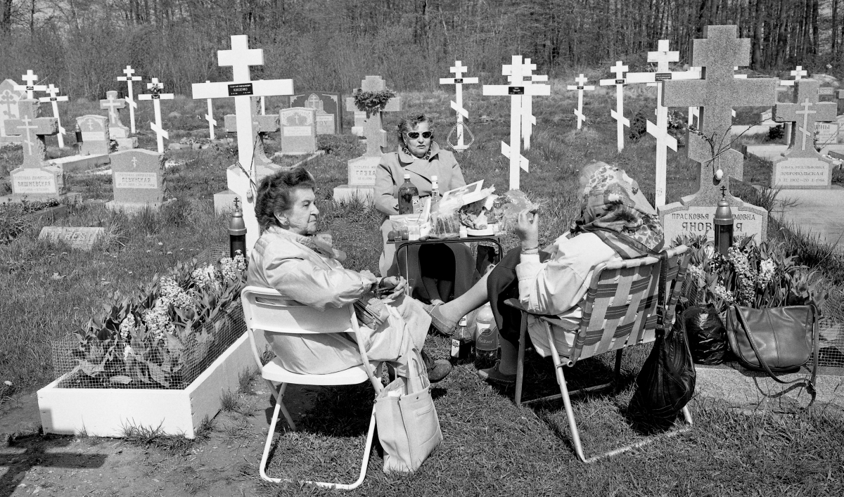 Bastienne Schmidt and Philippe Cheng photograph death rituals in the