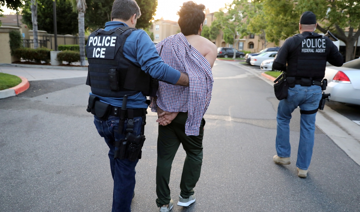 As immigration arrests rise, advocates warn immigrants to know their