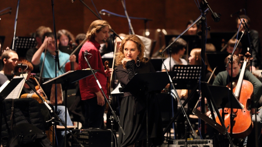 German soprano Simone Kermes on Currentzis's many takes during recording sessions: "This is not normal what we are doing." German soprano Simone Kermes on Currentzis's many takes during recording sessions: "This is not normal what we are doing."