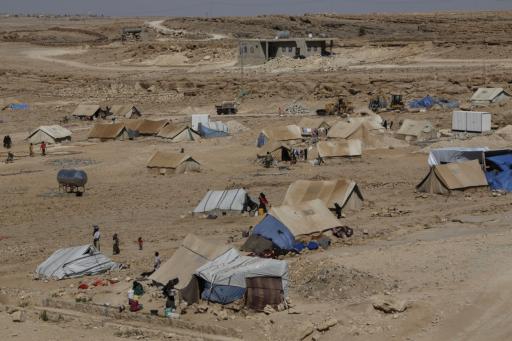 The northern side of a camp for displaced people in Amran. About 30 families are sharing a single water tank here. The northern side of a camp for displaced people in Amran. About 30 families are sharing a single water tank here.