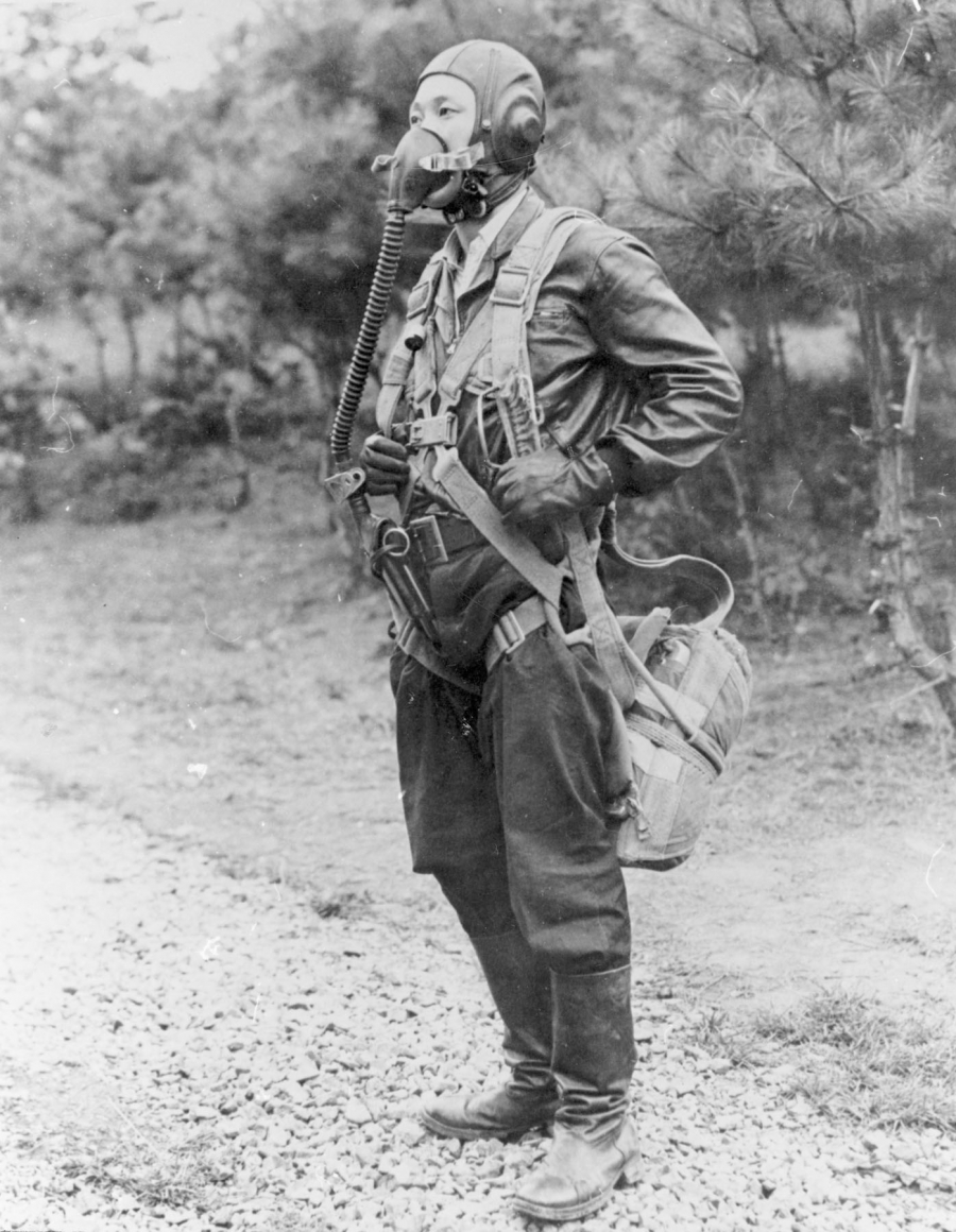 Here is No Kum Sok in his flight suit on the day he landed in South Korea. Hours after he climbed out of his MiG, US Air Force photographers asked him to pose in the suit and oxygen mask. Here is No Kum Sok in his flight suit on the day he landed in South Korea. Hours after he climbed out of his MiG, US Air Force photographers asked him to pose in the suit and oxygen mask.