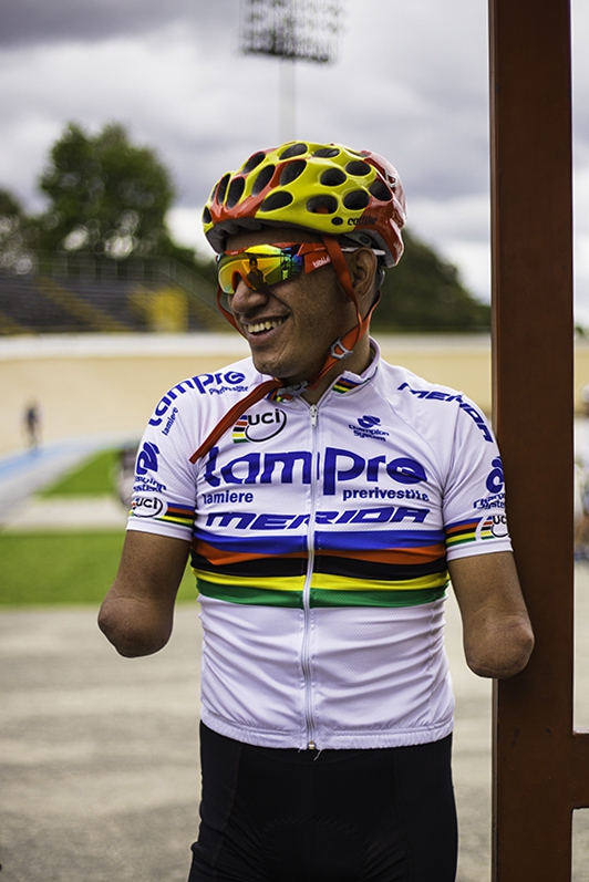 Soldier Juan José Florián is completing his studies in psychology. He is training to become a professional para-cyclist and hopes to represent Colombia in Tokyo 2020. Soldier Juan José Florián is completing his studies in psychology. He is training to become a professional para-cyclist and hopes to represent Colombia in Tokyo 2020.