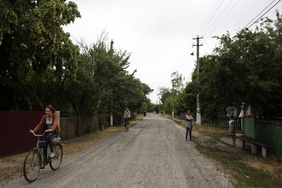 A one lane road