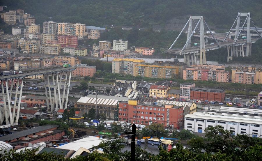 a bird's eye view of the collapsed bridge