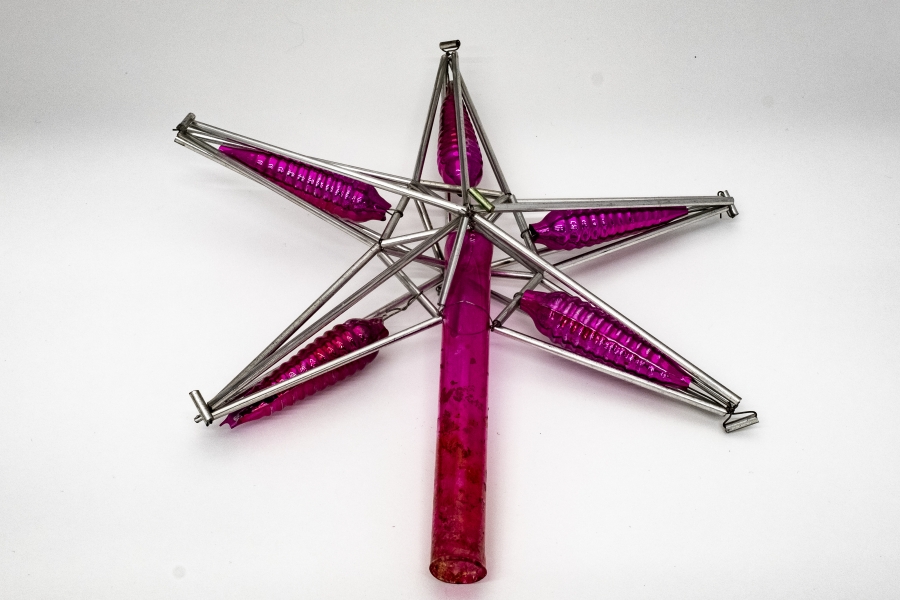 Soviets were fond of putting electric, plastic stars at the top of their tree. Soviets were fond of putting electric, plastic stars at the top of their tree.