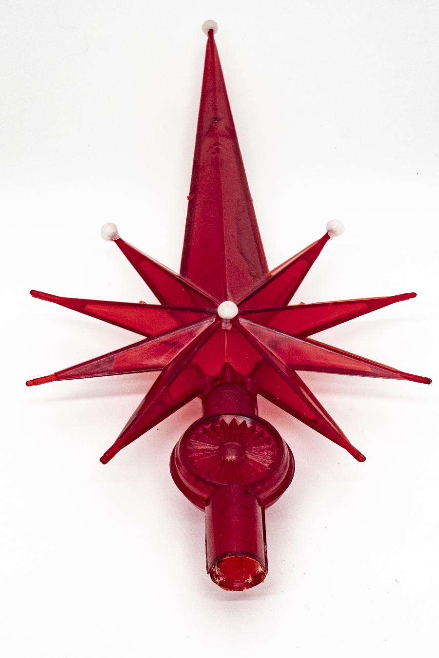 The Soviet New Year's Day tree would have a bright red star at the top. A bright red star ornament