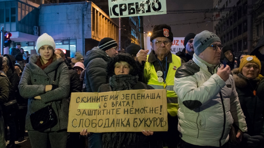 Thousands in Serbia organize antigovernment protests