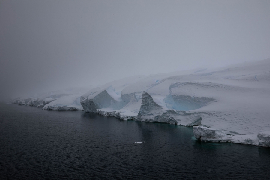 The irregular shapes and downward slope characteristic at the face of much of Thwaites Glacier are signs of its instability. Irregular shapes and downward slope characteristics are shown at the face of much of Thwaites Glacier.
