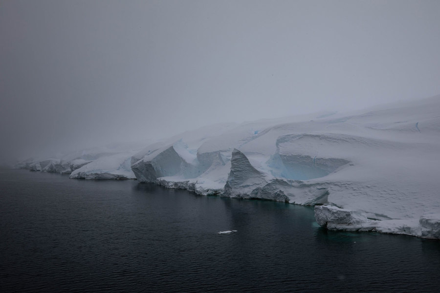The irregular shapes and downward slope characteristic at the face of much of Thwaites Glacier are signs of its instability. Irregular shapes and downward slope characteristics are shown at the face of much of Thwaites Glacier.