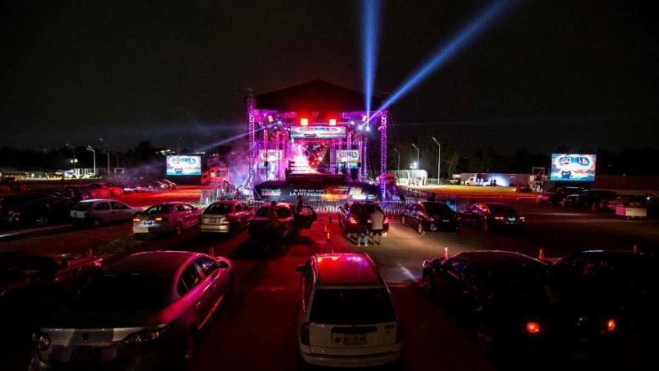 At the Hermanos Rodríguez Autodrome in Mexico City, fans watch the entertaining wrestling spectacle from their own cars.
