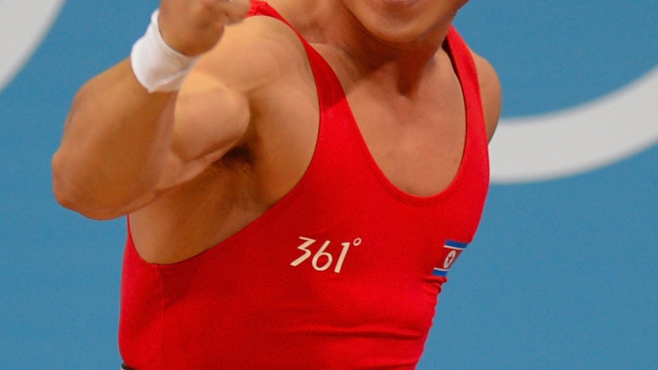 Kim Un Guk of North Korea sets Olympic weightlifting record The World