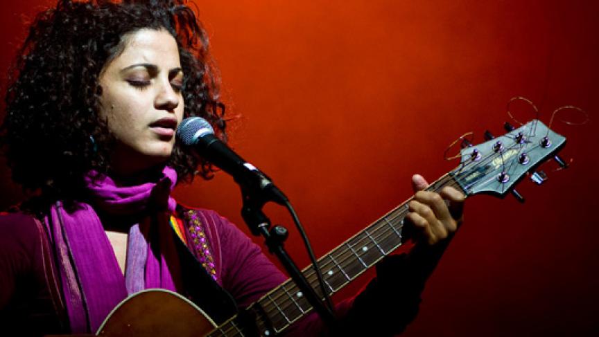 video tunisian singer emel mathlouthi sings my word is video tunisian singer emel mathlouthi sings my word is