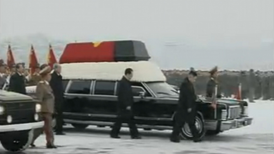 North Korea Holds Funeral For Kim Jong Il Photos Video Public This Tv Grab Taken From North Korea S Official Korean Central News Agency On December 28 2017 Shows Kim Jong Il Son And Successor Un 2nd R