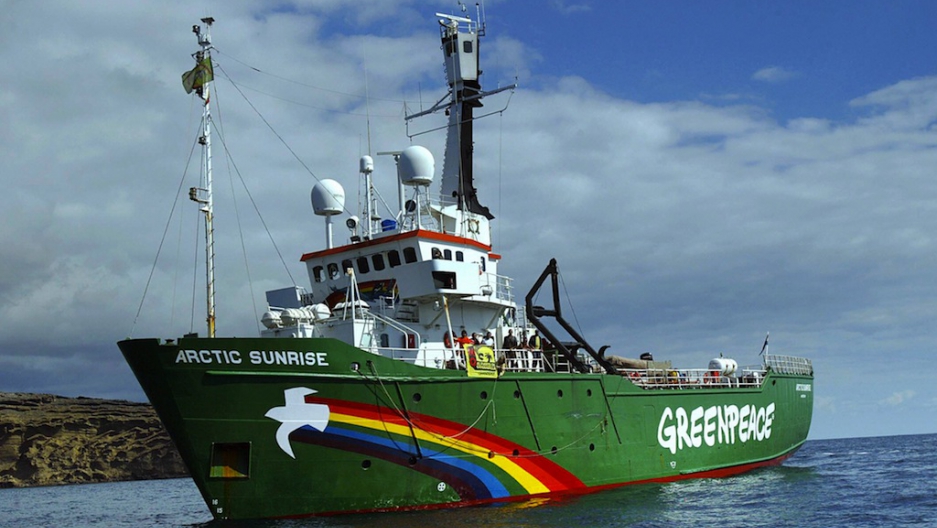 Gazprom’s oil platform seized by Greenpeace activists 24.08.2012 36 Gazprom’s oil platform seized by Greenpeace activists 24.08.2012 69