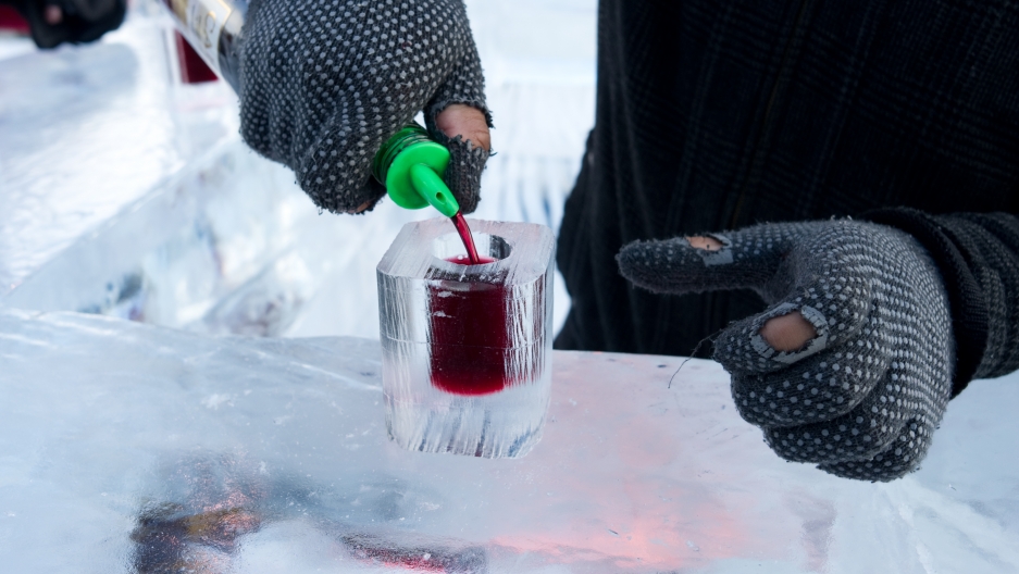 The recipe for commercially bottled Caribou includes grain alcohol, red wine and “very specific” Quebecois spices, according to producer Mondia Alliance. It no longer contains caribou blood – if indeed it ever did. The recipe for commercially bottled Caribou includes grain alcohol, red wine and “very specific” Quebecois spices, according to producer Mondia Alliance. It no longer contains caribou blood – if indeed it ever did.