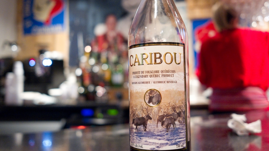 By law, only one kind of Caribou can be sold commercially in Quebec, although many make their own home-style version with wine, liquor, spices and maple syrup. By law, only one kind of Caribou can be sold commercially in Quebec, although many make their own home-style version with wine, liquor, spices and maple syrup.