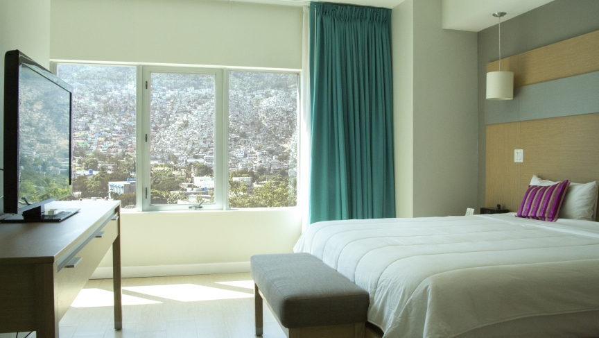 Guests at the Royal Oasis have a view of the Jalousie neighborhood. Guests at the Royal Oasis have a view of the Jalousie neighborhood.