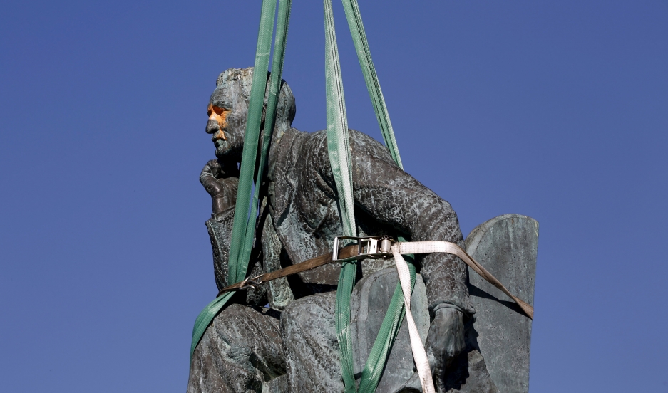 The statue of colonial hero Cecil Rhodes is removed from a Cape Town