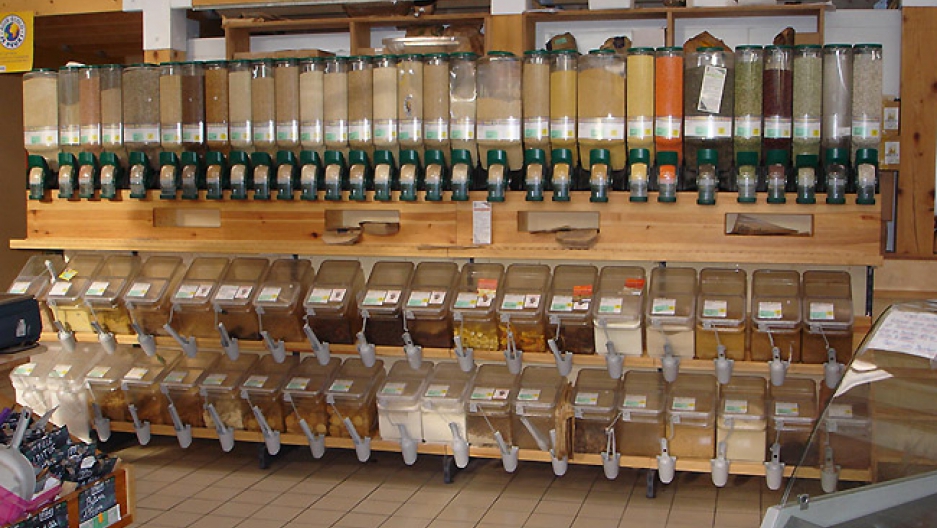 A new store opening in Brooklyn aims to reduce food and packaging waste