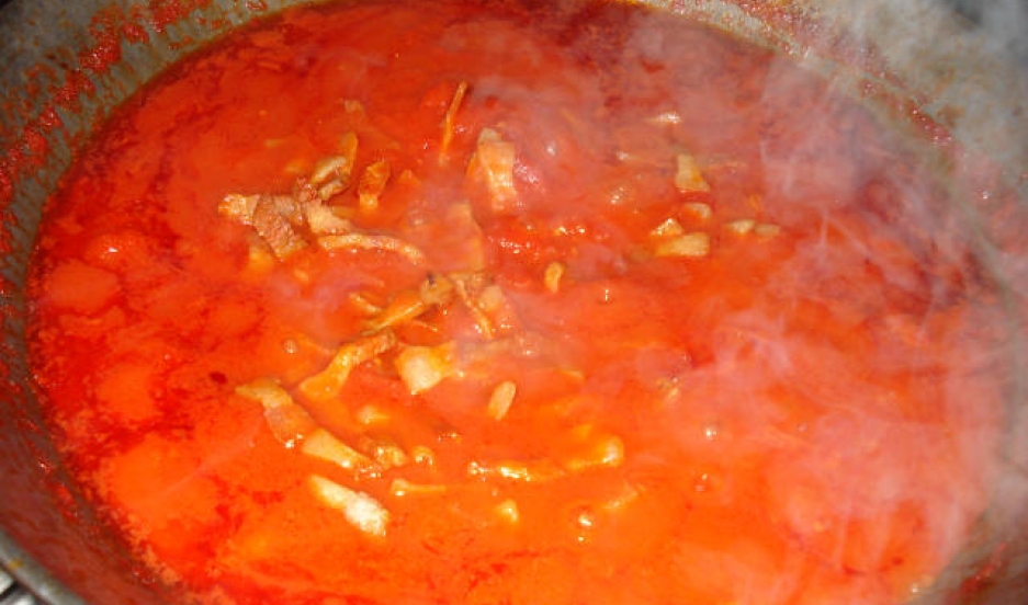 Amatriciana sauce cooking.
