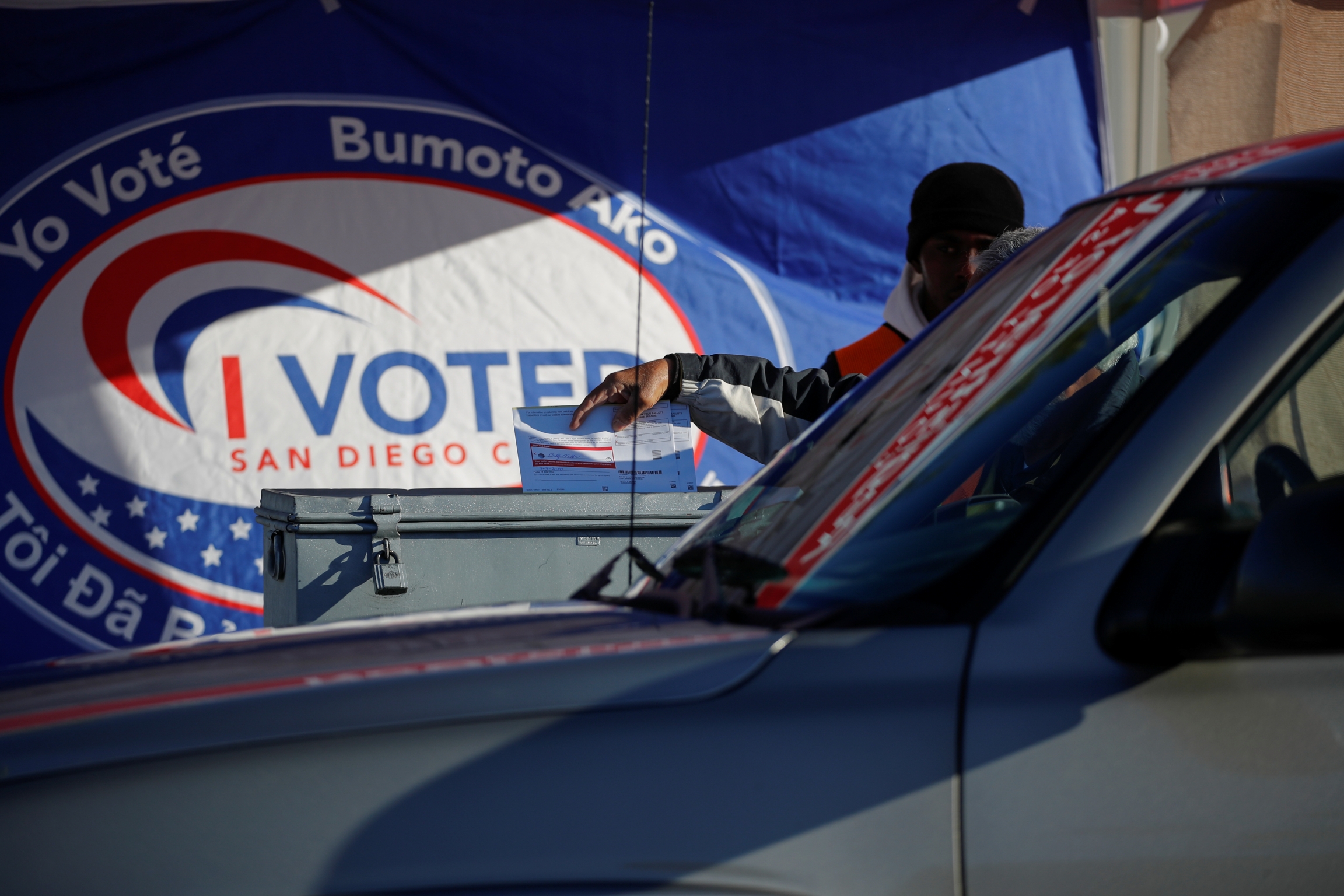Latino voters could determine the Super Tuesday's outcome ...