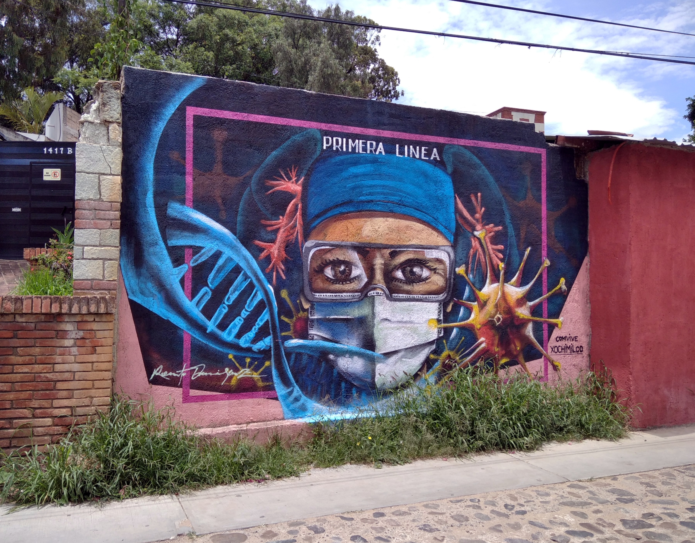A mural near a federal IMSS hospital in Oaxaca City, Mexico, commissioned by a neighborhood organization to honor healthcare workers fighting the pandemic. A mural near a federal IMSS hospital in Oaxaca City, Mexico, commissioned by a neighborhood organization to honor healthcare workers fighting the pandemic.