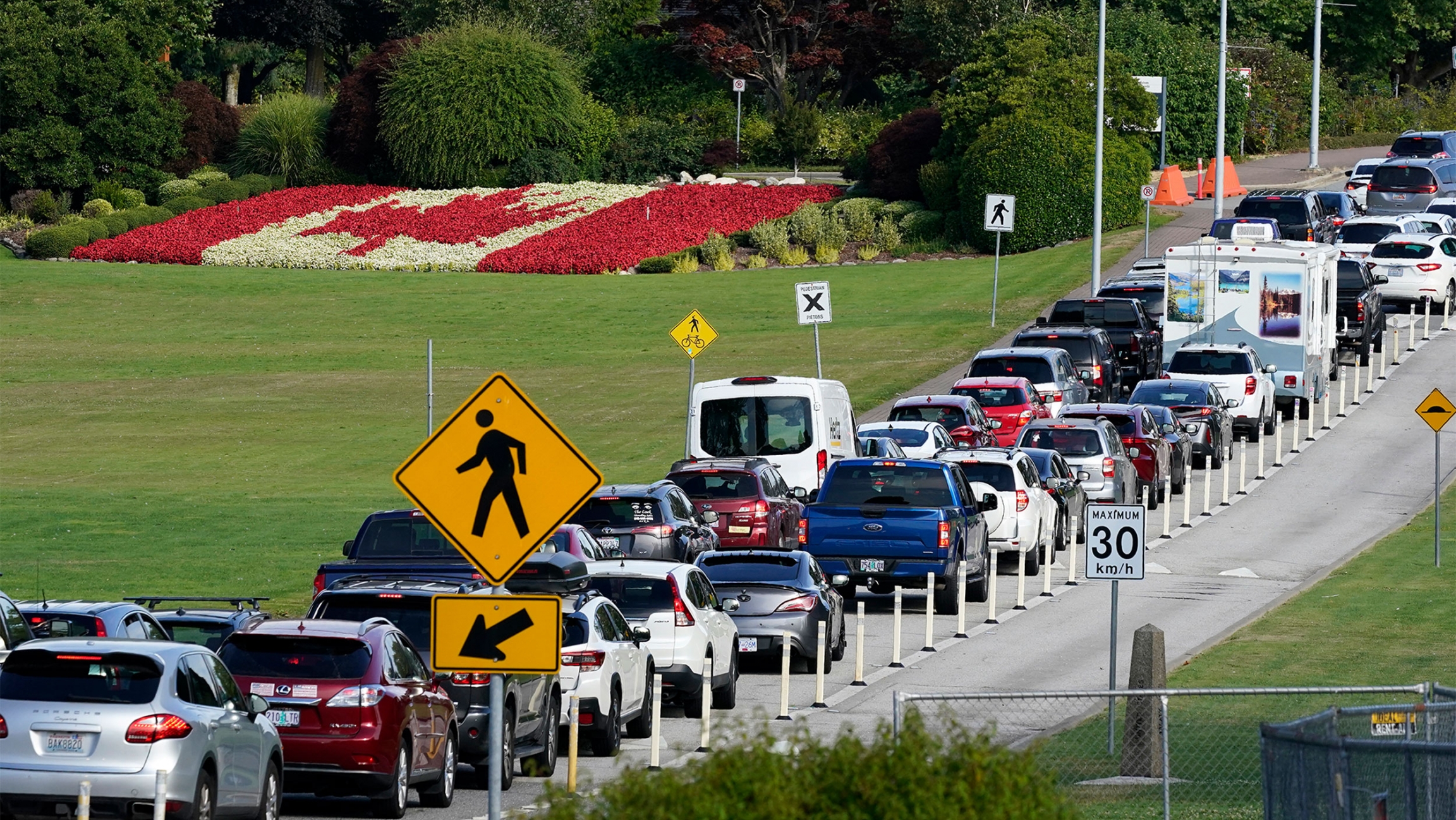 As Canada Border Reopens Us Restrictions Leave Many Confused