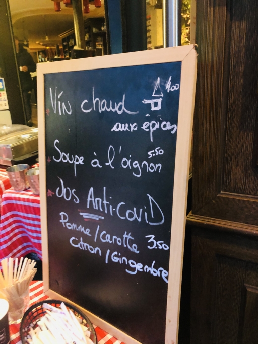 La Nouvelle Étoile hosts an early happy hour. La Nouvelle Étoile hosts an early happy hour.