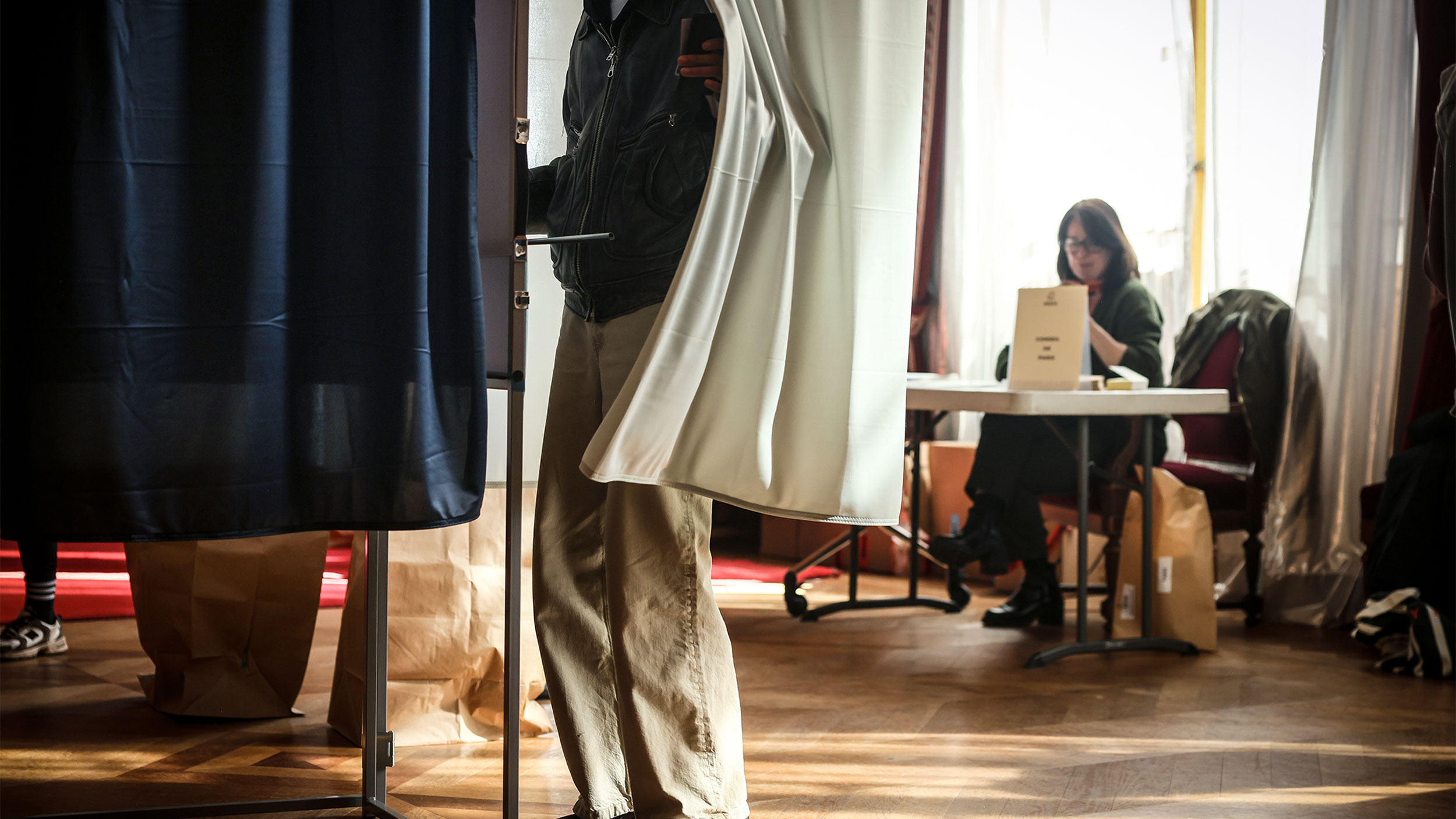 France moving to the right as voters head to the polls for local elections