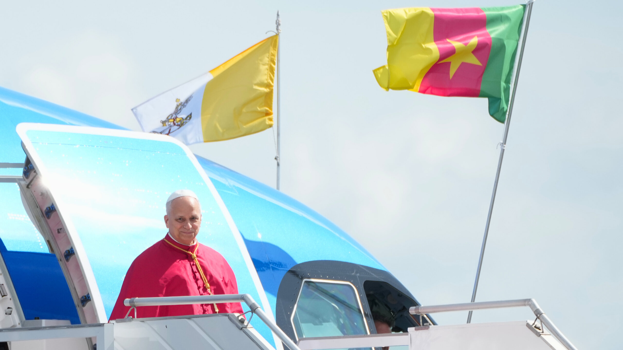 On Africa trip, Pope Leo XIV condemns war and brushes off Trump criticism