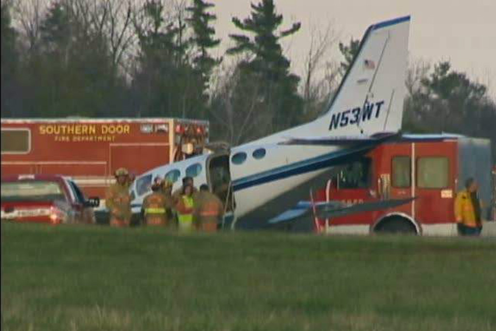 Woman, 80, lands plane after husband dies at controls (VIDEO) - The ...